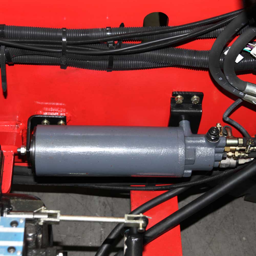 XF series 4.0-5.5t Internal Combustion Counterbalanced Forklift Truck....jpg