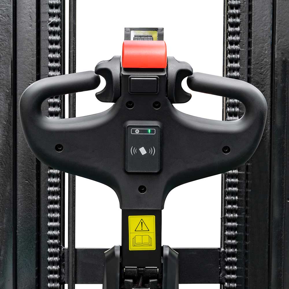 XA Series Electric Stacker 2.jpg