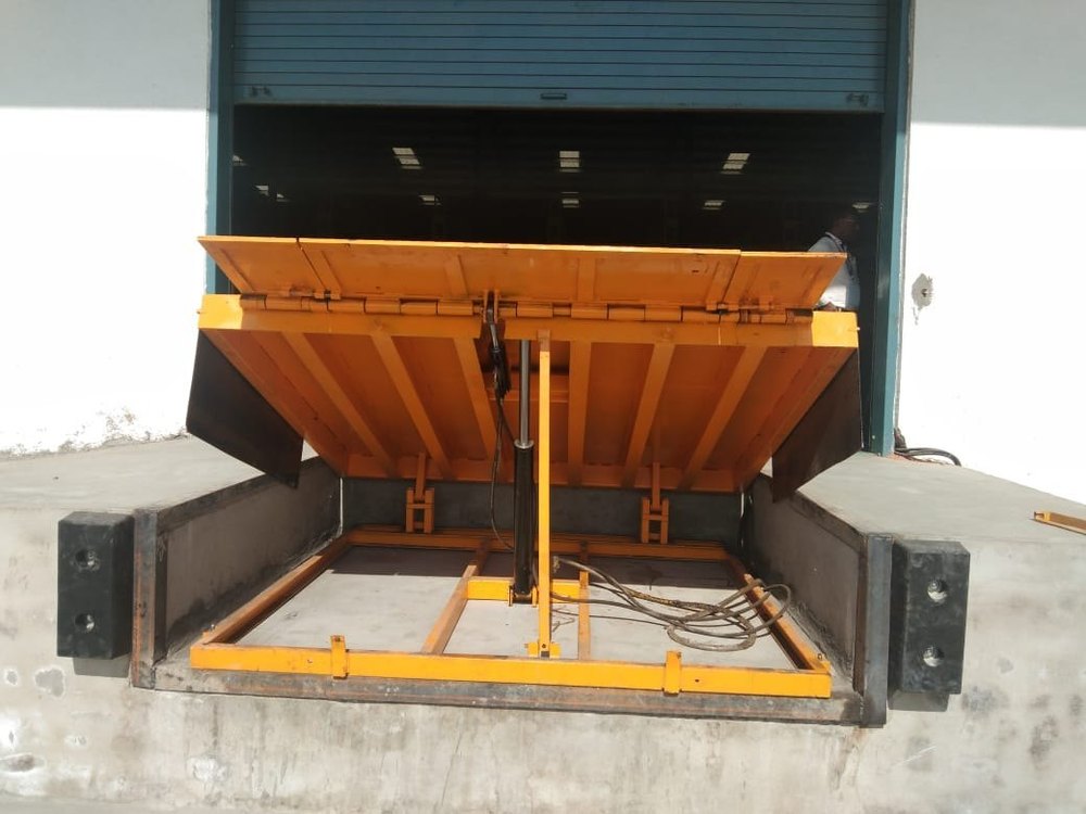hydraulic-dock-leveler-1000x1000.jpeg