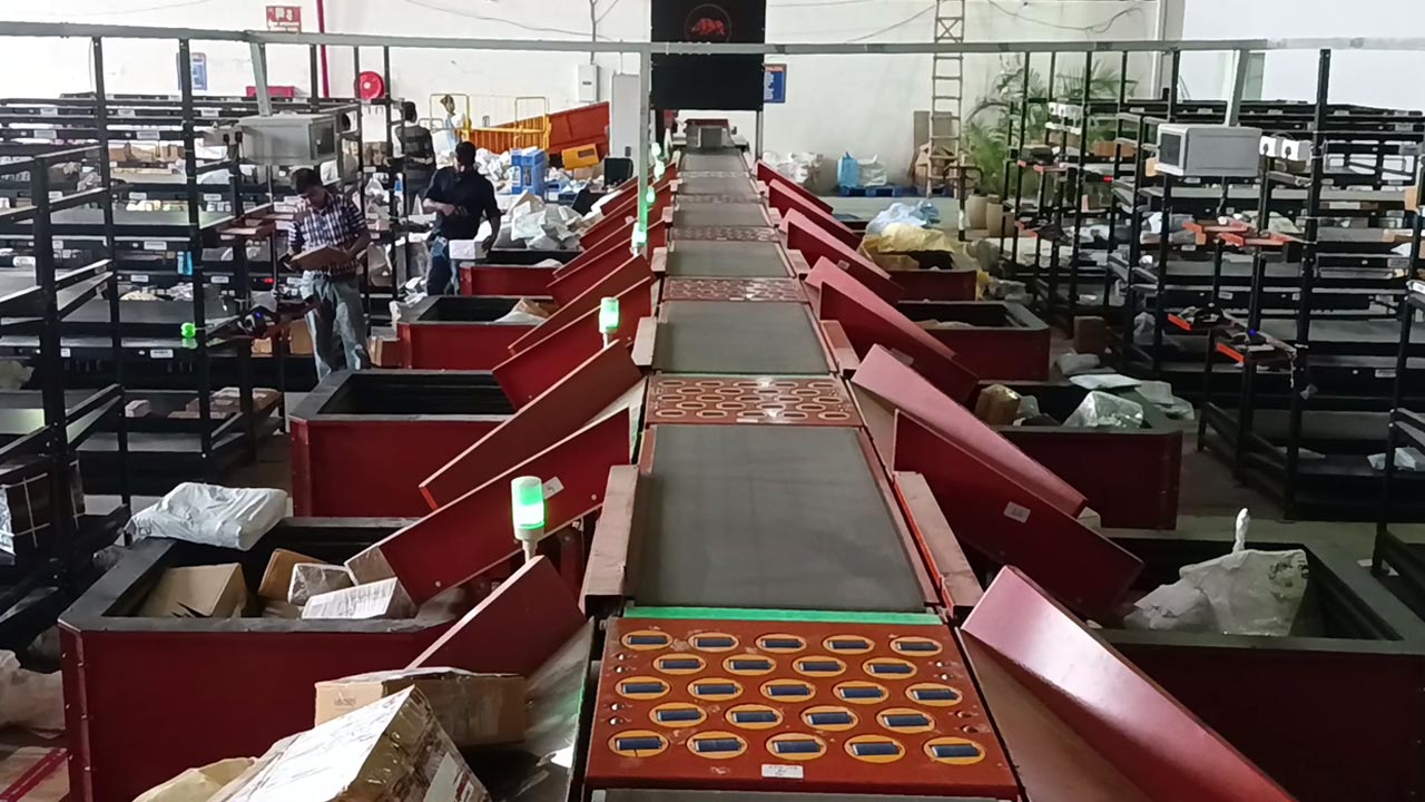 Steerable Wheel Sortation System Nido Automation.jpg