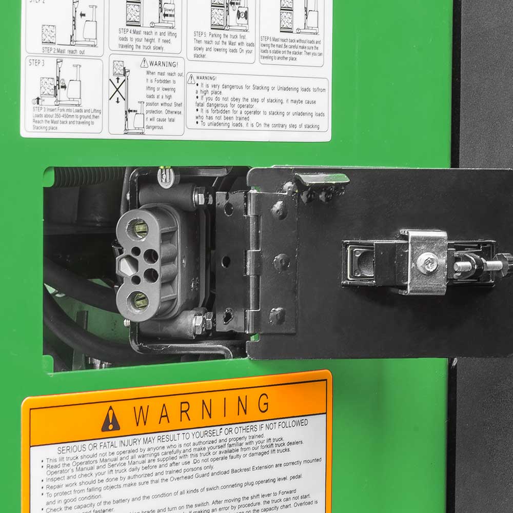 A Series Stand-on Reach Truck 1.5-1.8t(Li-Ion) 2.jpg