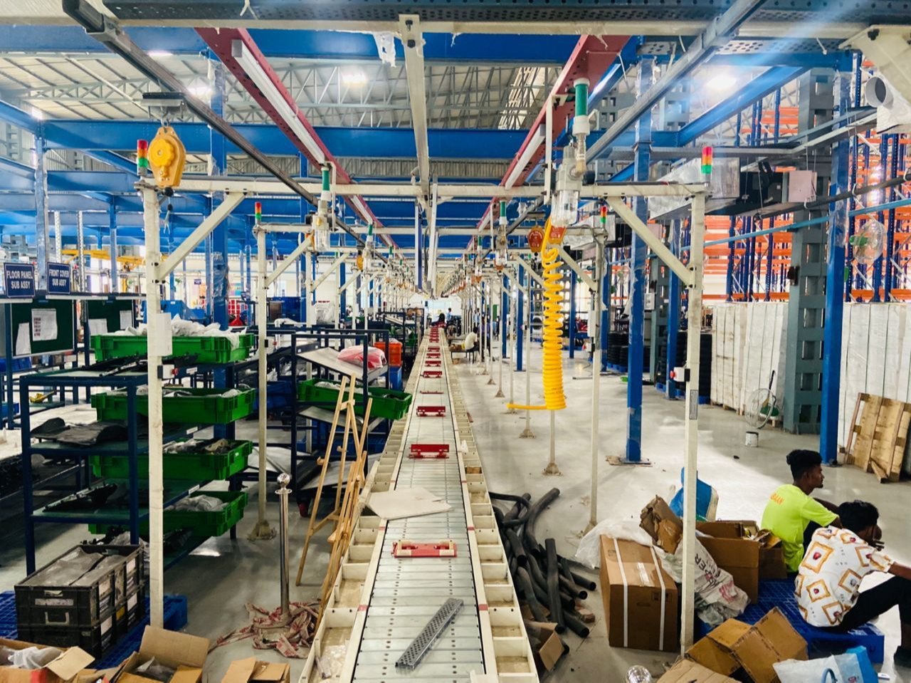 Assembly Line Slat Conveyor.jpeg