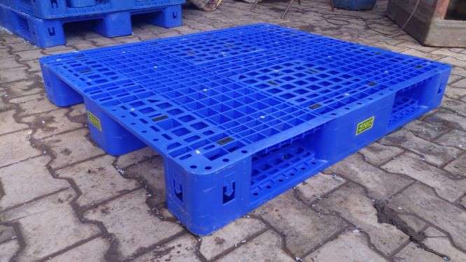 Hyphen-SCS-4-Way-HDPE-Perforated-Pallets.jpg