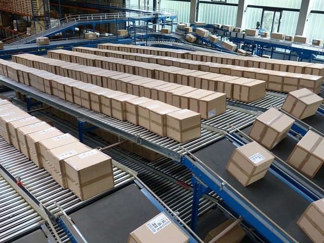 logistics-852936_640-min.jpg